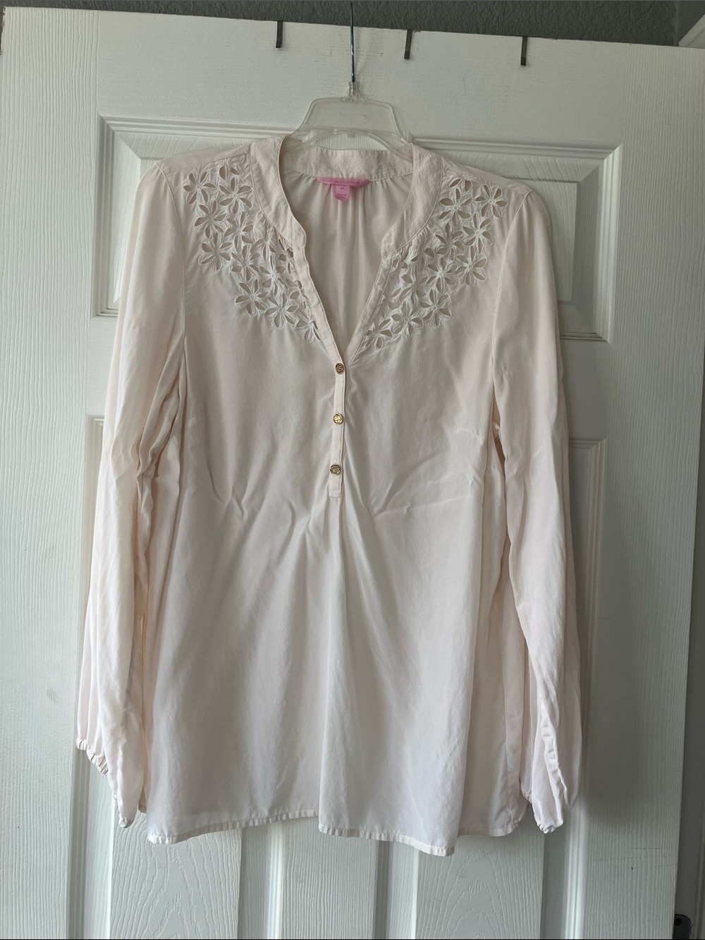 Lilly Pulitzer 100% silk Elsa top with cutout embroidered floral size medium